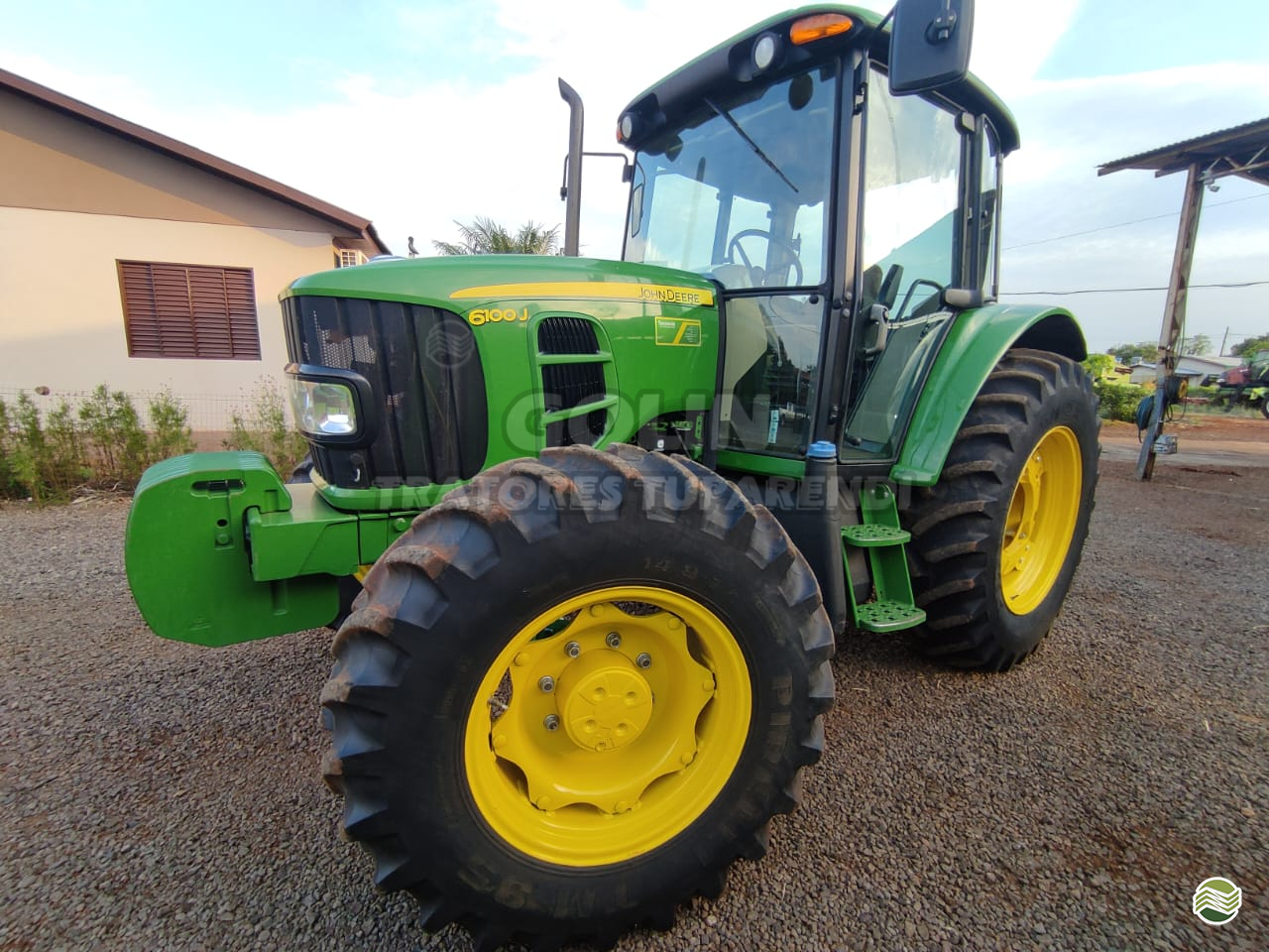 TRATOR JOHN DEERE JOHN DEERE 6100J Tração 4x4 Golin Tratores TUPARENDI RIO GRANDE DO SUL RS